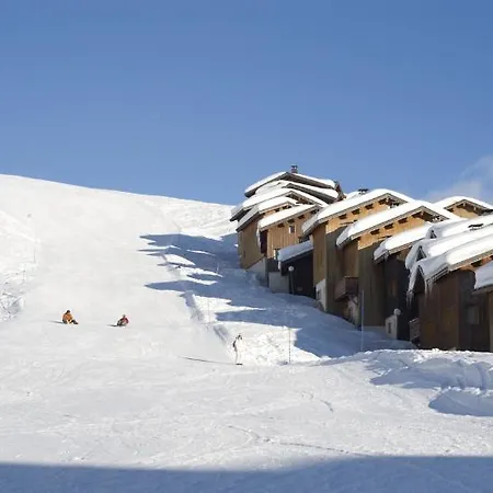 Madame Les Du Praz *